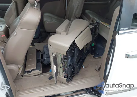 2014 Chrysler Town & Country Limited z USA, uszkodzony, nr VIN 2C4RC1GG3ER195337